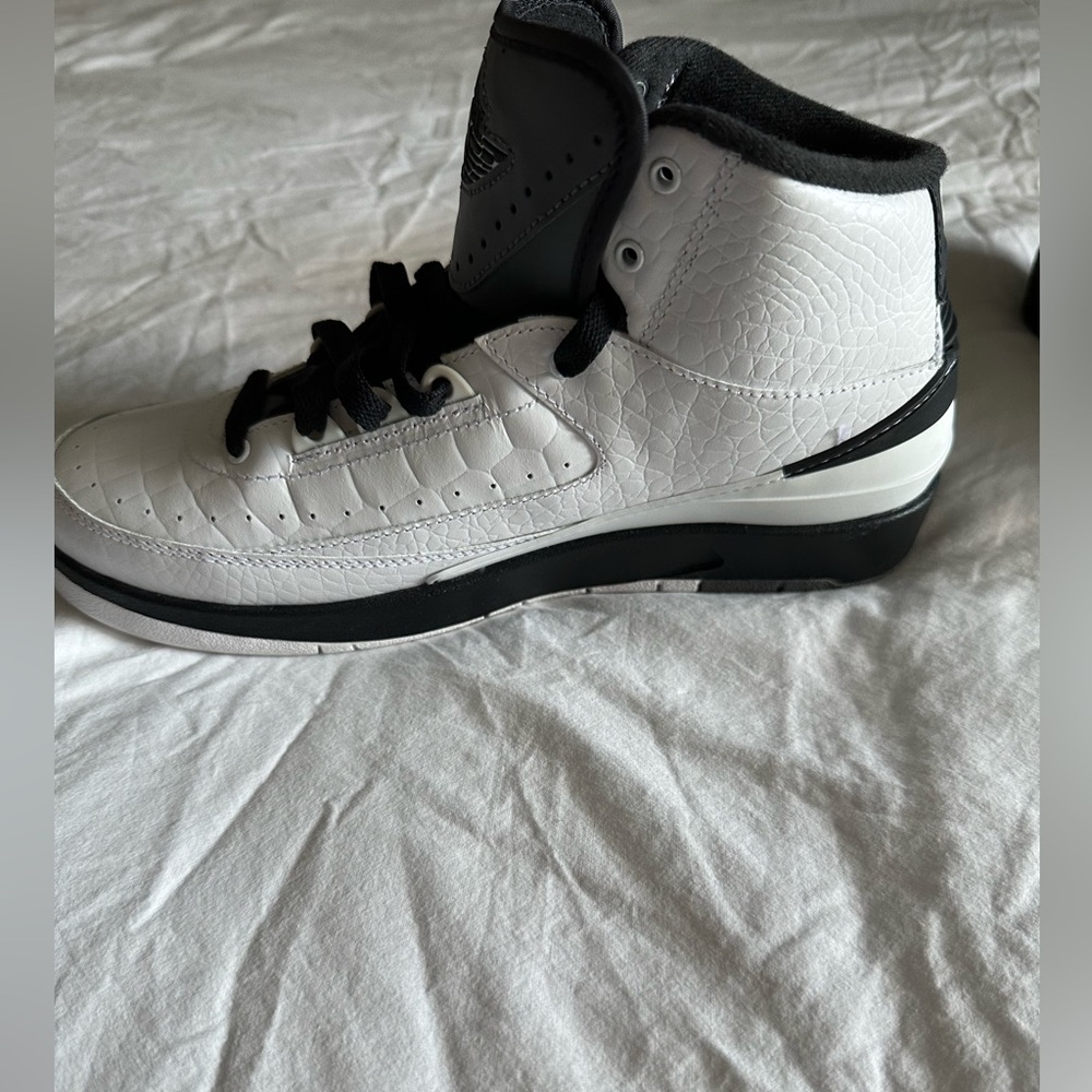 Air Jordan 2 Retro "Wing It" Youth Size 7 NWOT - Picture 12 of 13